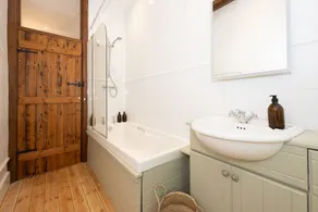 Peaceful Devon hideaway with wood fired hot tub and great pubs. - Image 3