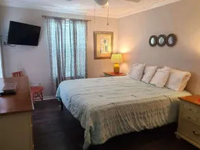 Beautiful 3 Bedroom BEACHFRONT Condo (F3) - Sleeps 10 - Image 4