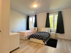 Cheerful 2 bedroom house in a quiet neighborhood. - Image 5