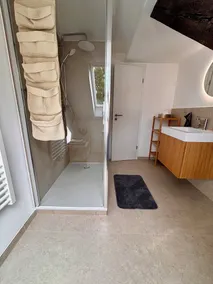 Cozy 2-room apartment with kitchen and bathroom - Image 4