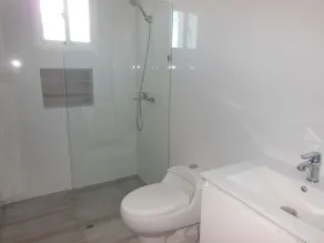 Comfy Condo apartment just minutes from city center - Image 2