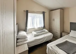 Superior Lodge (sleeps 8) - Image 3