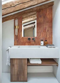 New-Beautiful Rooftop Apartment - Image 4
