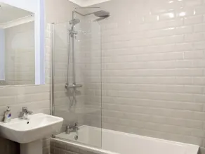 2 bedroom accommodation in Campsie Fells nr Fintry - Image 2