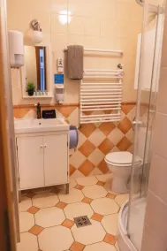 Vivenda de luxo privado com piscina coberta para grupos de até 24 pessoas 7bdr - Image 4
