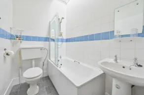 Daymer Apartment offers beautiful gardens, outdoor pool in summer and games room - Image 2