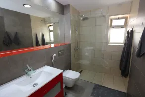 Appartement mit 256 qm großer Terrasse und spektakulärem Meerblick - Image 2