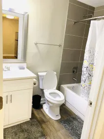 Luxury Condo in prime location  - Image 2