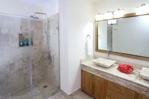 Spacious 3 BDR fully-equipped condo with pool and golf view - Image 3