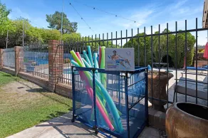 Chic Getaway: Sparkling Pool, Outdoor Oasis, Game Room Fun, & Abundant Amenities - Image 3
