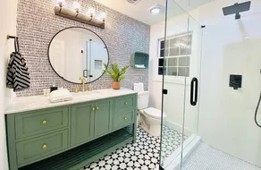 Modern and Stylish Creekside Retreat Home - Walk to Downtown - Image 5