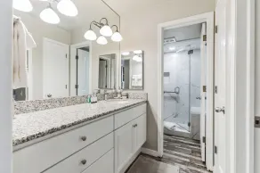 Die Gant Luxury 2BR-2BA Premiere Suite - Image 5