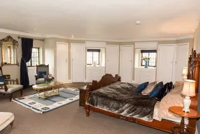 Majestic 17th-century castle in stunning Somerset countryside. Pet friendly. - Image 5