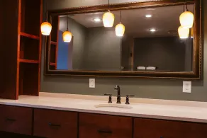 Spacious, Private, & Modern Apartment with King Bed in middle of town. - Image 4