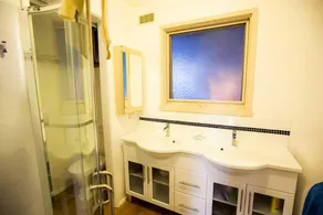 Maeburn Cottages - Self-contained Lakeside Getaway - Image 2