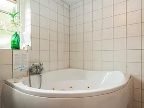 Idyllic Holiday Home in Ulfborg with Hot Tub & Sauna - Image 2