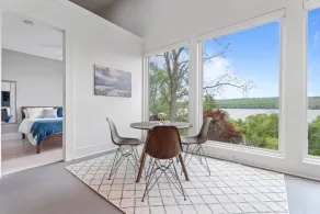 A Modern Lakeview Retreat - Image 2