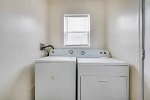 Spacious 5BR Home In Heart Of Poconos By Camelback Skiing Swimming Lake - Image 2