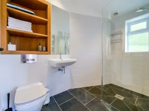 Self contained annex set in peaceful countryside close to the beach - Image 3