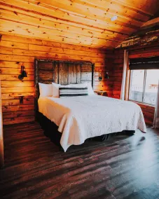 Sunrise Point Treehouse - Starlight Haven - Image 5