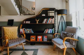 Hotel Piano - Image 3