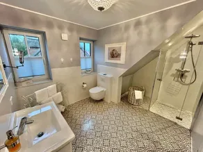 Maravillosa casa vacacional apropiada para familias con jardín, barbacoa y terraza | Perfecta para el trabajo en remoto - Image 2