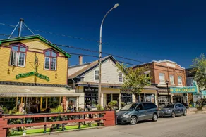 Flaminglet Micro-Suite *Downtown Wolfville* - Image 2