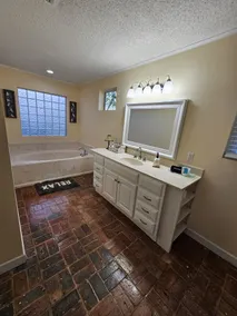 HotTub/Fish/RIVER FRONT/DOGS/SUMMER POOL.RIGHT BY GULF AND BEACHES. BRING BOAT!  - Image 4