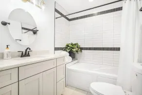 Designed Comfort, Entire Home Three bedrooms, three bathrooms, Downtown 2 mi. - Image 4