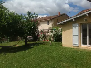 Comfortable cottage with enclosed garden in  an authentic Castelnau Gascon - Image 3