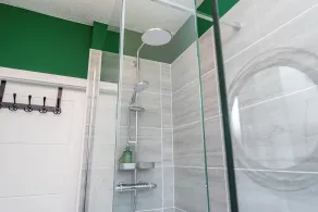Home-from-home; 10 mins from city centre; Free on-street parking; Well-equipped - Image 4