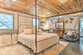 Bemus Point Vintage Suite w/ Soaking Tub & Kitchen - Image 5