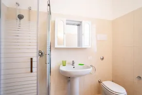 GuestHost - Le tre Ninfee Apt x6 with Free Parking - Image 5