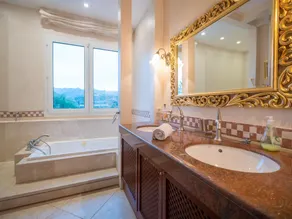 El Rosario large villa w heated pool - Image 5