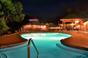 🏖 Lake Winnipesaukee Vacation at Akwa Marina 🏖 Beach, Pool, Hot Tub, Beach Bar - Image 5