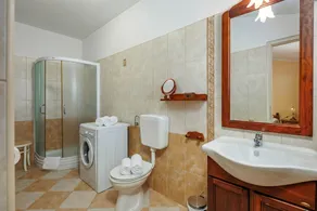 Villa mit Sauna, Whirlpool und Grill - Image 4