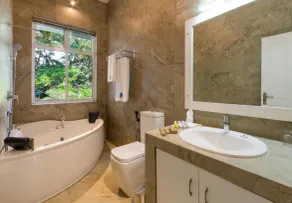Waters Spring Hotel - Image 3