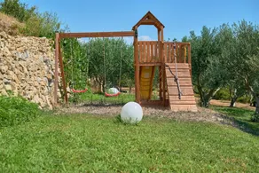 Villa Golden Leaf with Heated Pool - Image 2