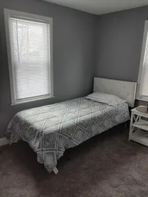 Newly renovated home 5 minutes from beach, dining and recreation - Image 4