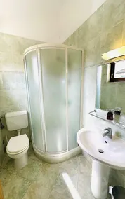 Villa med pool i lugn utkanten av byn inställning - Image 5