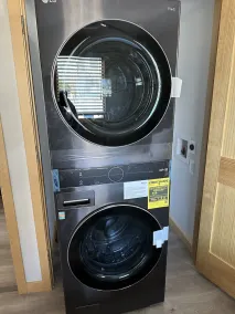 PHILLY’S BEACH HOUSE! GORGEOUS EVERYTHING IS BRAND NEW! ONE BLOCK FROM THE BEACH - Image 4