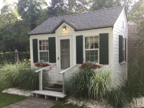 1 bedroom \"Doll house\" - Image 4