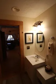 2 Queen Beds 1 Queen Sleeper Sofa SLEEP 6 MTN View Hot Tub -Dog 🐶 Friendly - Image 2