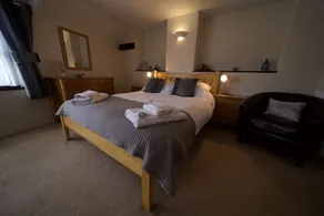 The Lodge - sleeping 2 guests. A bright spacious open plan studio cottage. - Image 5