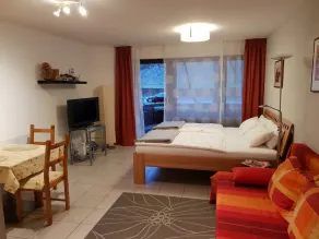 Attraktiv lägenhet med en stor säng för en god natts sömn - Image 4