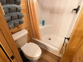 The Treehouse TN Honeymoon Cabin HOT TUB - in BSF! - Image 2