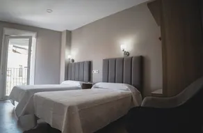Apartamentos Turísticos Capitán Orellana - Image 3