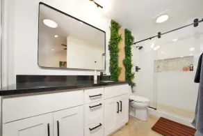 The Sanctuary: Stunning 4B Getaway+ Backyard Oasis - Image 3