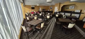 Quality Inn & Suites - Image 4