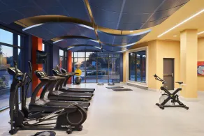 Centrally Located Fully Furnished Luxury Condo in North York - Image 3